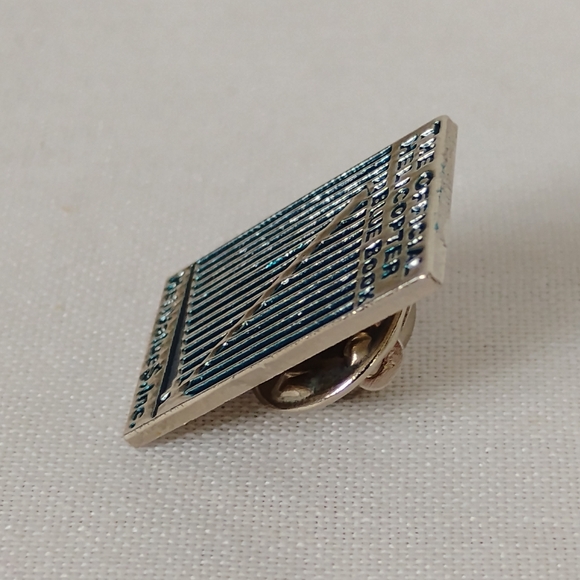 HeliValue$ Inc. The Official Helicopter Blue Book Enamel Lapel Pin Hat Bag Shirt - Picture 3 of 7